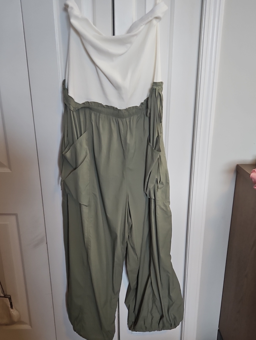 Women's Olive Green Wide-Leg Jumpsuit with White Bodice XLP - Picture 4 of 9